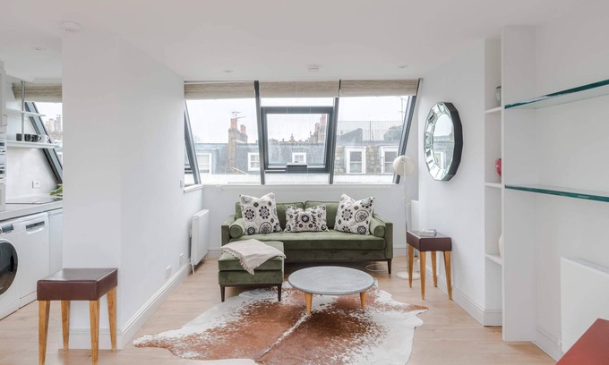 Camden Town with Primrose Hill Apartment | Light-filled Primrose Hill Rooftop Retreat
