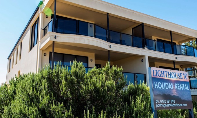 Port Hughes House | Lighthouse "A" - Holiday House