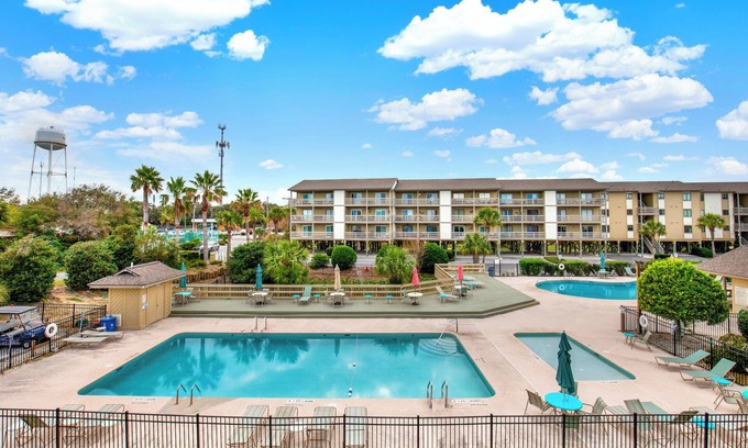 Tybee Island Condo | Lighthouse Point Condo Unit 34A, 2 bedroom, 2 bath beach front with pools