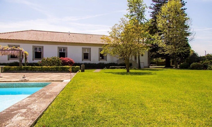 Fonte Boa e Rio Tinto Apartment | Liiiving in Ofir | Manor Pool House