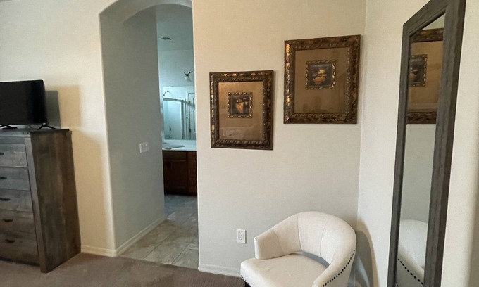 Tucson House | Like new Eastside home, 3 bedroom, 2 full bath, plus 2-car garage