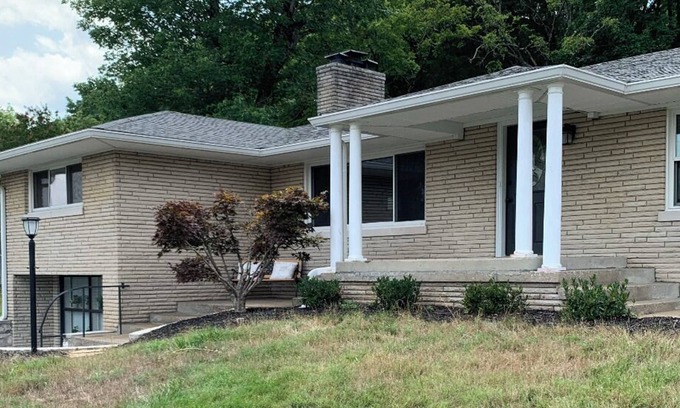 Bowling Green House | Lil' Rock - close to Beech Bend