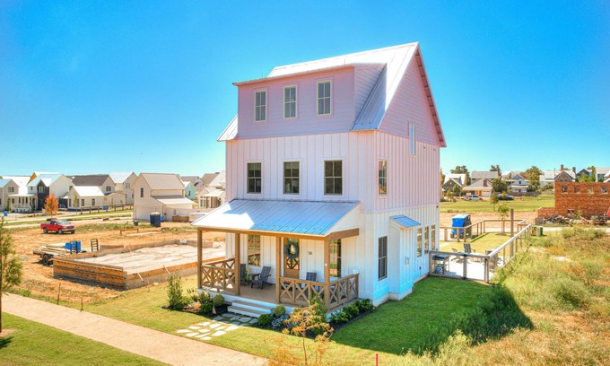 Eufaula House | Lila House Summary: A