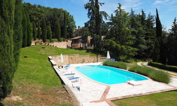 San Gimignano City Centre Villa | Lilium, splendid villa with outdoor space, on the hills of San Giminiano