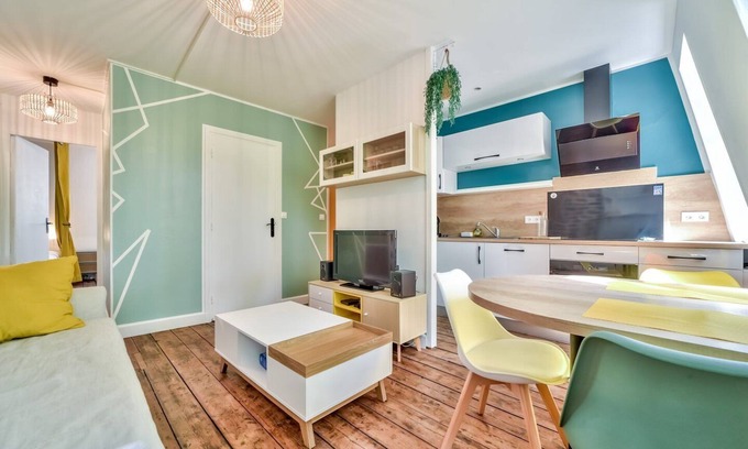 Lille Centre Ville Apartment | Lille: L'appart dans les arbres.