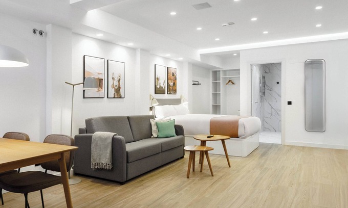 Ciudad Jardin Apartment | Limehome Madrid Calle de Matilde Diez