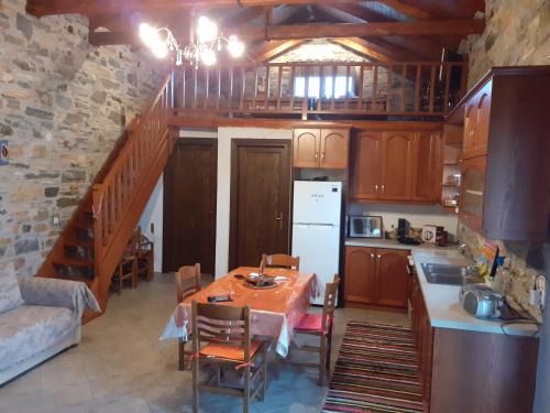 Pagoneri House | LIMNIONAS SUNVIEW