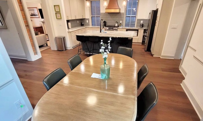 Victorian Village House | Lincoln Locale - Newly Renovated 4-Bed in Charming Italian Village near High St
