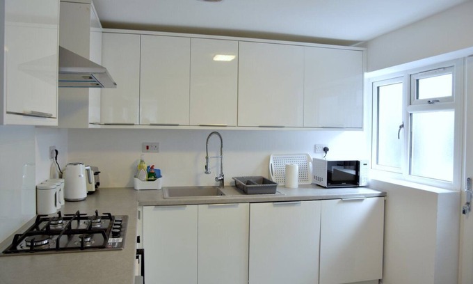 Braunstone Apartment | LINDRICK VILLA 3BD BUNGALOW