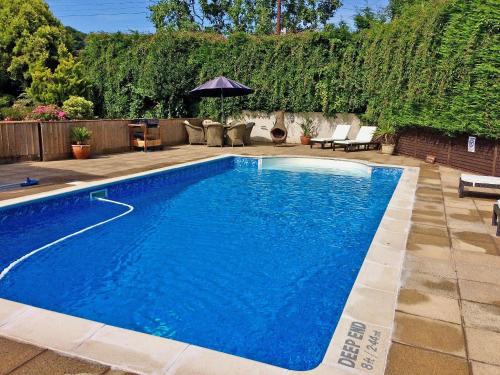 Fitzhead House | Linnets