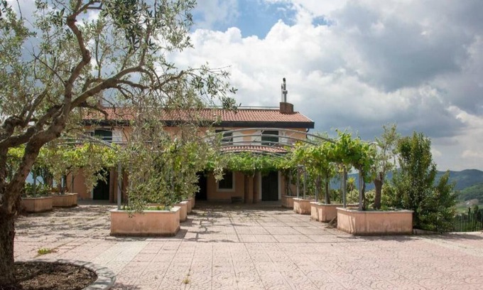 Castel Campagnano Apartment | Lisandro Wine Resort Apartment Caserta