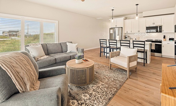 Manhattan House | Little Apple Luxe at Colbert Hills