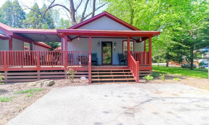 Helen House | Little Bear Retreat 1