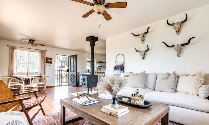 Sierra Vista House | Little Black Cabin in the Woods