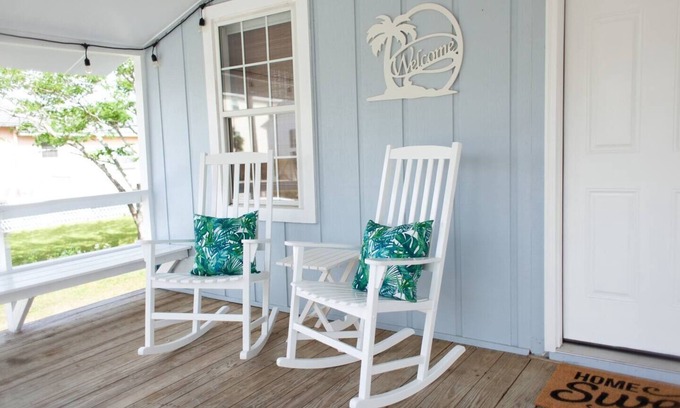 North Carolina Coast Cottage | Little Blue Cottage at CB - 2 Blocks From Beach