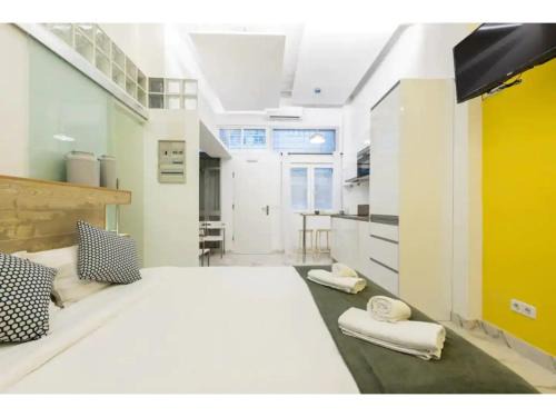 Pueblo Nuevo Apartment | Little Cozy loft Madrid free street parking WIFI Barbadillo Bis