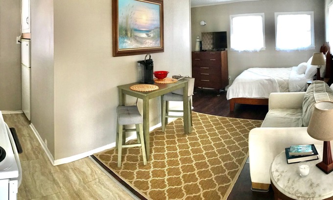 Jensen Beach Cottage | Little Eleven Place at Pelican's Rest