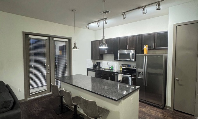 North Dallas Apartment | Little escape