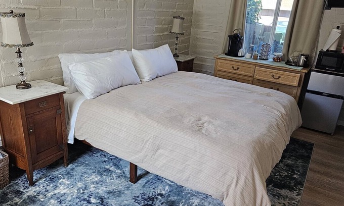 Carmel Valley Apartment | Little European Lodge