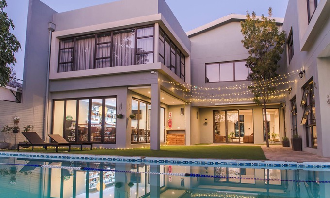 Windhoek House | Little Forest Garden Retreat Guesthouse