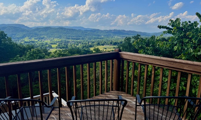 Wears Valley Cabin | Little Greenbriar Lodge by RedAwning