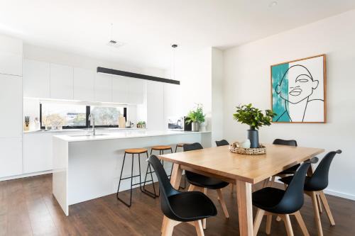 Kent Town Apartment | Little Grenfell Apartments by Urban Rest