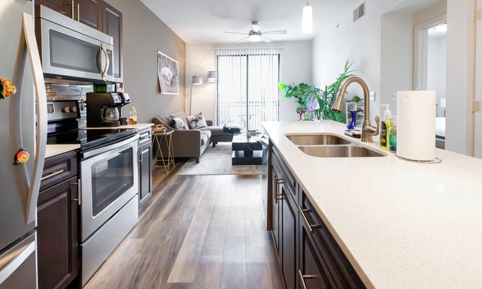 North Burnet Apartment | Little Havana in the Dominion