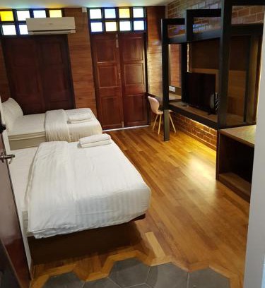 Teluk Intan Hotel | Little Kampung Studio
