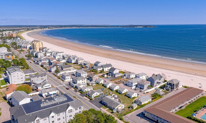 Old Orchard Beach Apartment | Little Miss Cottages - Two Bedroom Cottage