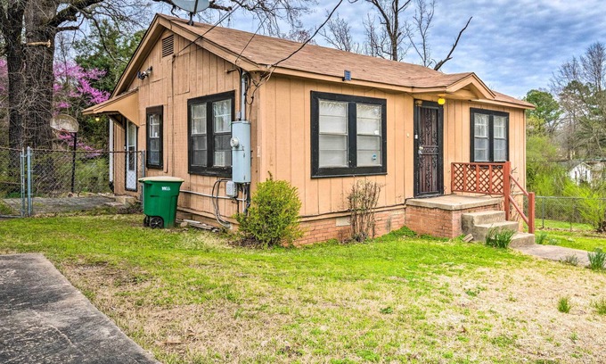 Little Rock House | Little Rock Home w/ Yard ~ 6 Mi to Downtown