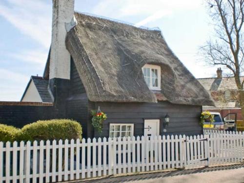 Walton on the Naze House | Little Thatch