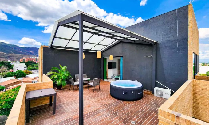 Cali Apartment | LIV701 Exclusive Penthouse