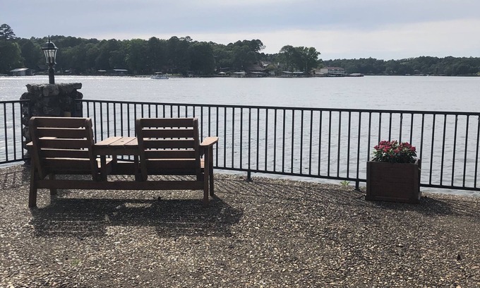Mid America Condo | Live in style and Luxury by the Water with This Updated Condo in Hot Springs