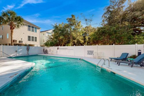 Surfside Beach Apartment | Live in the Sun, Play in the Sea