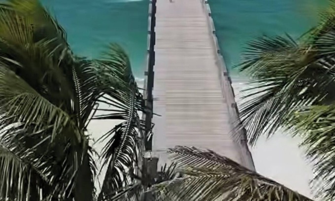 Venice Condo | Live the island life 0.7 mi to the beach, in our 2 bed, 2 bath condo in Venice!