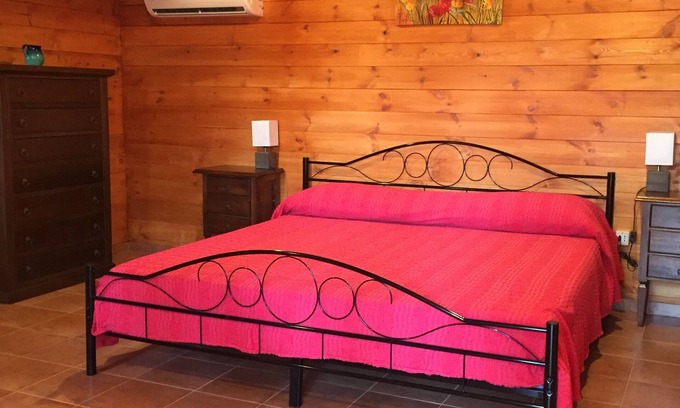 Defensola House | LIVERPOOL Chalet with garden and kitchen, 4 beds