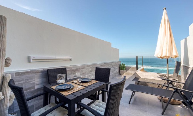 Las Palmas de Gran Canaria Apartment | Living Las Canteras Homes - SEDUCTIVE BEACHFRONT