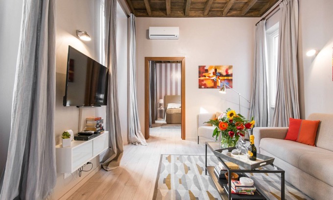 Rione II Trevi House | Living RHome Spanish Steps