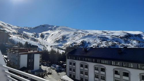 Pradollano Apartment | LIVING SIERRA NEVADA, céntrico, vistas, zona baja Montblanc