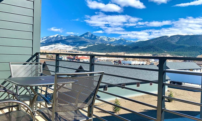 Livingston Condo | Livingston Condo: 2 BR, 2 BA Condominium in Livingston, Sleeps 6
