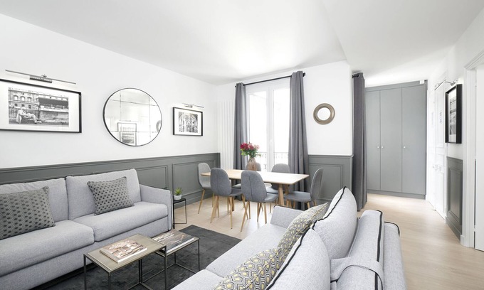 Quartier de la Porte-Saint-Denis Apartment | LivinParis | Luxury 2 Bedrooms Opera IV
