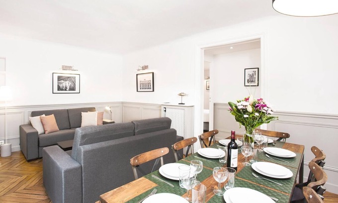 Saint-Vincent-de-Paul Apartment | LivinParis | Luxury 4 Bedrooms Opera Lafayette IV