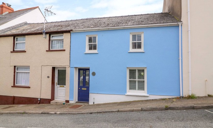Fishguard Cottage | LLETY, pet friendly, character holiday cottage in Fishguard
