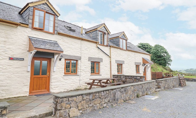Gwynedd- Snowdonia Cottage | LLYS-Y-WENNOL, pet friendly, character holiday cottage in Penmachno