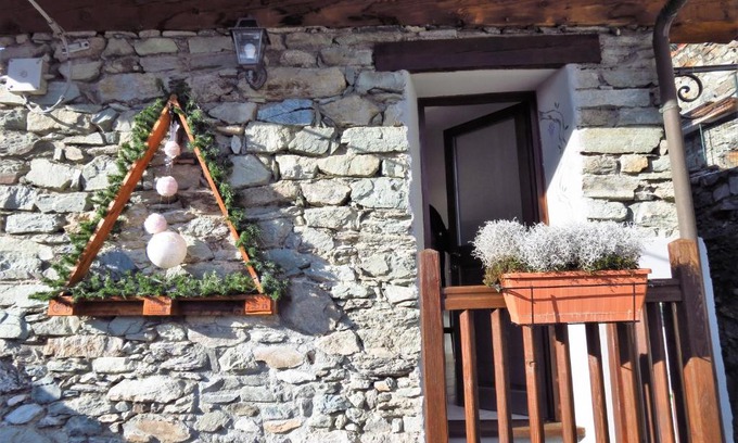 Chatillon Apartment | Lo Gnomo sotto al Glicine CIR Alloggio ad uso turistico VDA Chatillon N 0008 E N 0009