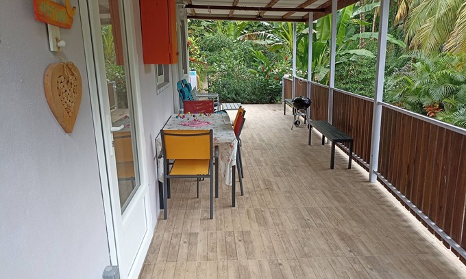 Le Robert House | Lobélia: greenery and calm, beach 15 minutes away