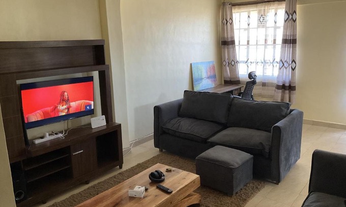 Kakamega Apartment | 'Local Host' accessible 1br with fast WiFI, Smart TV, Netflix..an many more