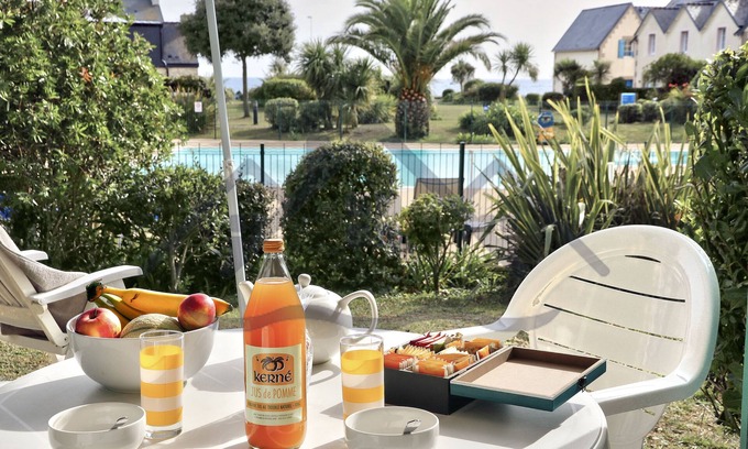 Finistere Apartment | LocaLise - A05 - Bungalow with small sea view