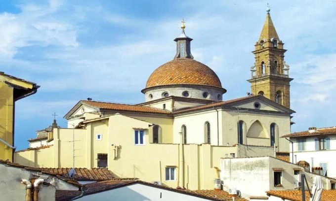 Oltrarno Apartment | LOCATED IN HISTORIC SANTO SPIRITO: COMFORT, CONVENIENCE,AUTHENTIC LOCAL CHARM