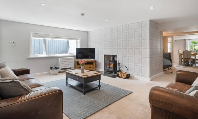 St. Newlyn East Cottage | Located in the quiet village of St Newlyn East on the outskirts of the bustling seaside town of Newq